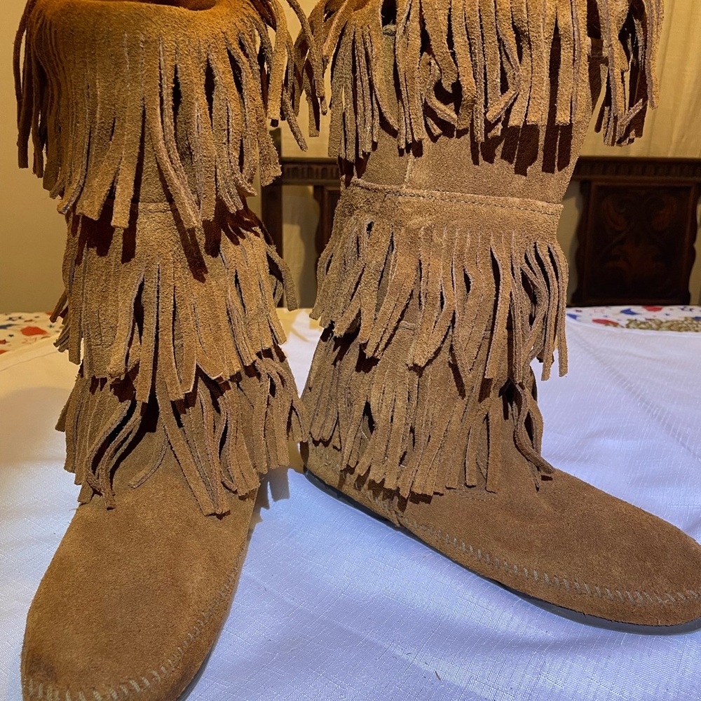 Minnetonka Brown real suede Fringe Moccasin Boots
